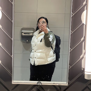 Meet your Posher, Edwina